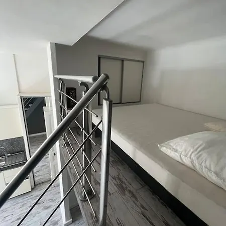 Risso - Studio Proche Garibaldi Apartman *